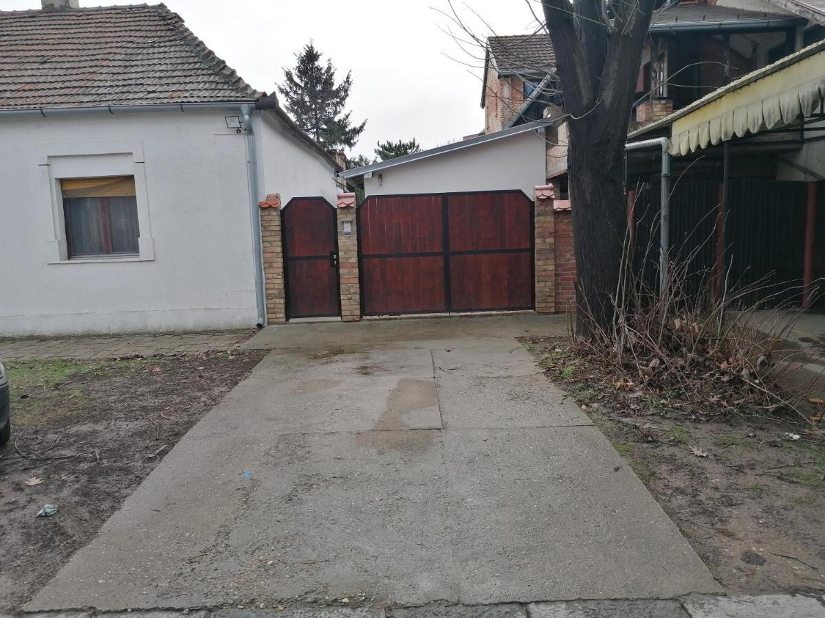 Epi Lux House Lägenhet Zemun Exteriör bild